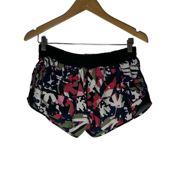 Lululemon Hotty Hot Short in Pop Cut Boom Juice Multi Black - Picture 9 of 10